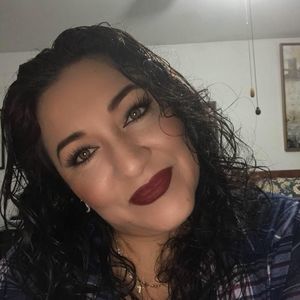 Meet your Posher, Mayeli